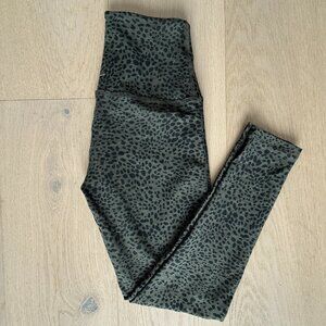 Beyond Yoga Animal Print Leggings Size XS *Olive Green/Black*